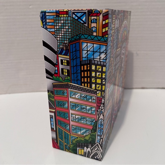 1000 pcs Browsing & Butterflies on 5th Ave Jigsaw Puzzles with magnetic snap box - Picture 6 of 12